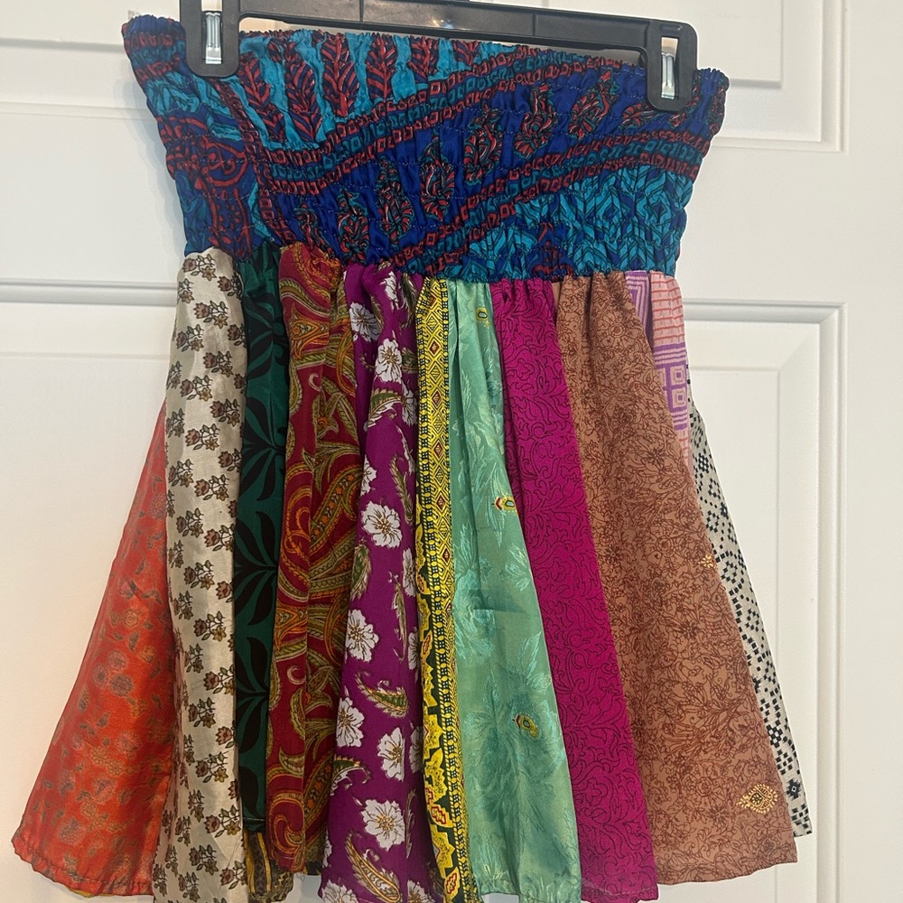 Multicolor Halter Top - Picture 4 of 5